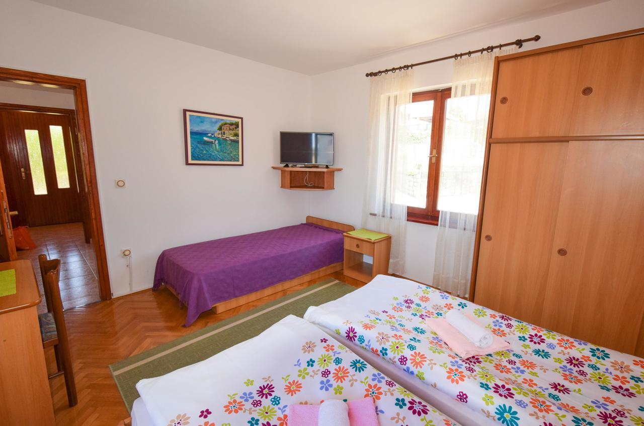 Apartments Drago Malinska Esterno foto
