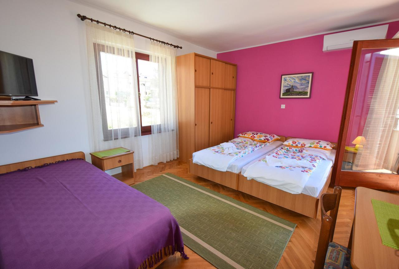 Apartments Drago Malinska Esterno foto