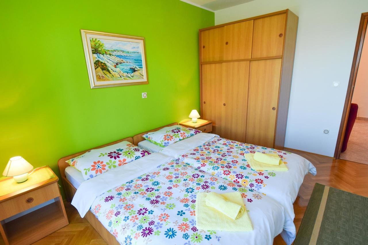 Apartments Drago Malinska Esterno foto