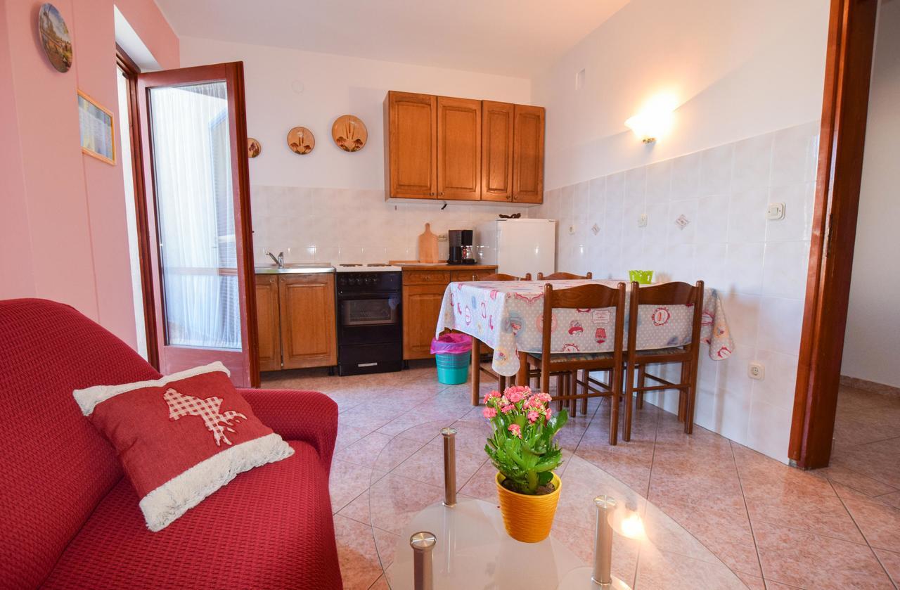 Apartments Drago Malinska Esterno foto