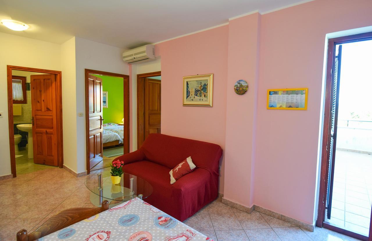 Apartments Drago Malinska Esterno foto